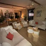 Avec Piscine Holiday home