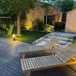 Avec Piscine Holiday home