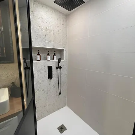 Avec Piscine *